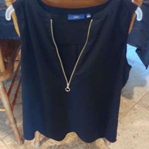 Apt 9 black tank top/blouse with 1/4 zipper.
